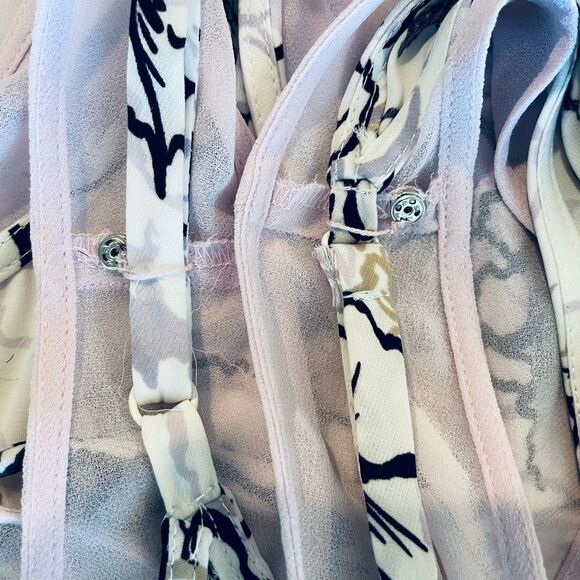 🌸 White House Black Market Layered Lavender Floral Tank – Size M - Picture 6 of 7